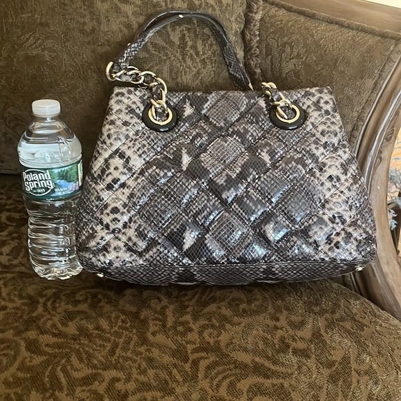 Kate spade Wore it once but there is chipping of handles as seen in pictures - Picture 5 of 7